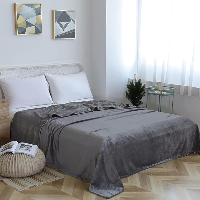 SOCHOW Flannel Fleece Blanket Queen Size, All Season Lightweight Super Soft Cozy Blanket for Bed or Couch, Grey, 90x90 inches