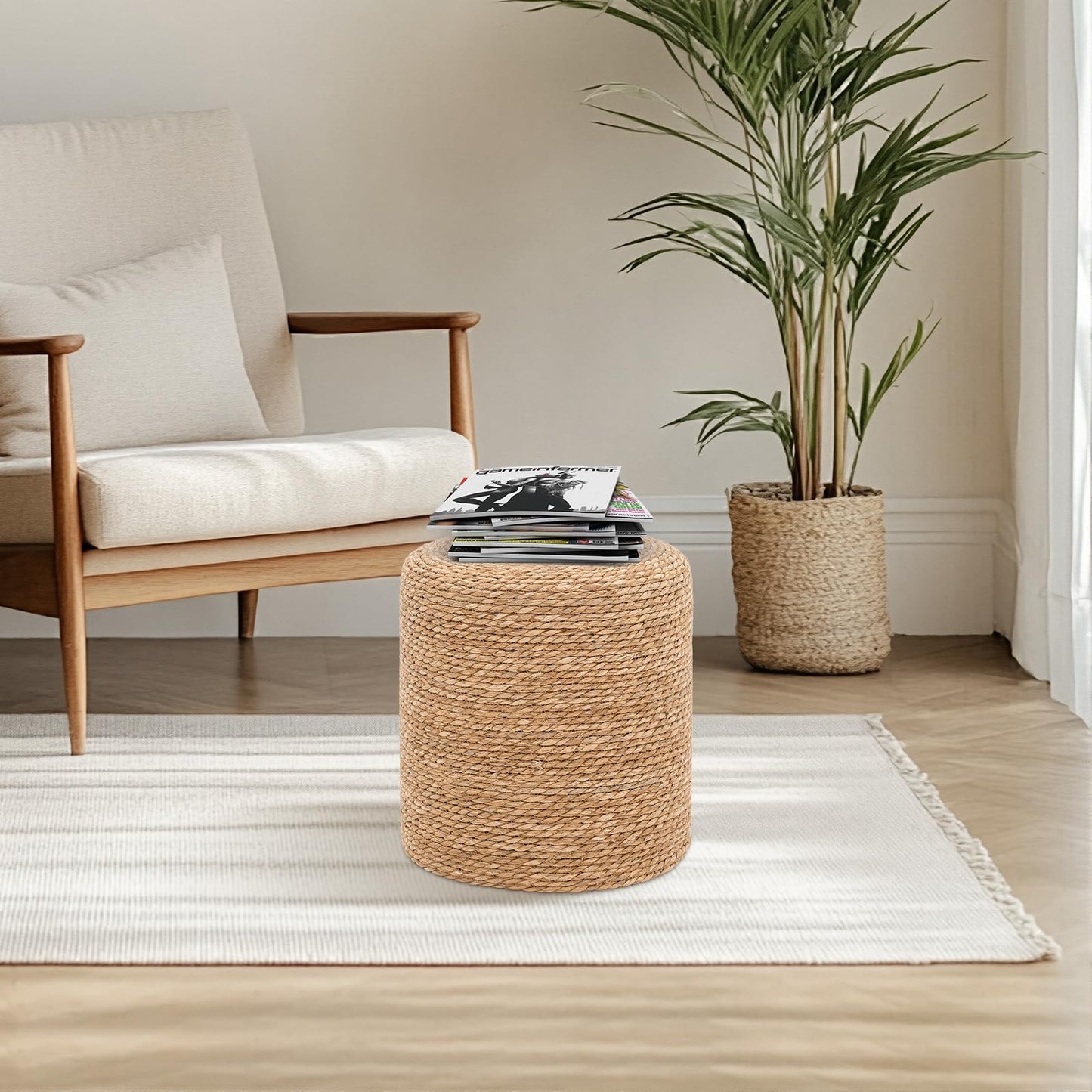 SJGUOJI 16'' Round Ottoman Natural Seagrass Braided Poof Hand Weaving Round Ottomans Boho Footrest Stool for Home Living Room Bedroom Patio(Natural)