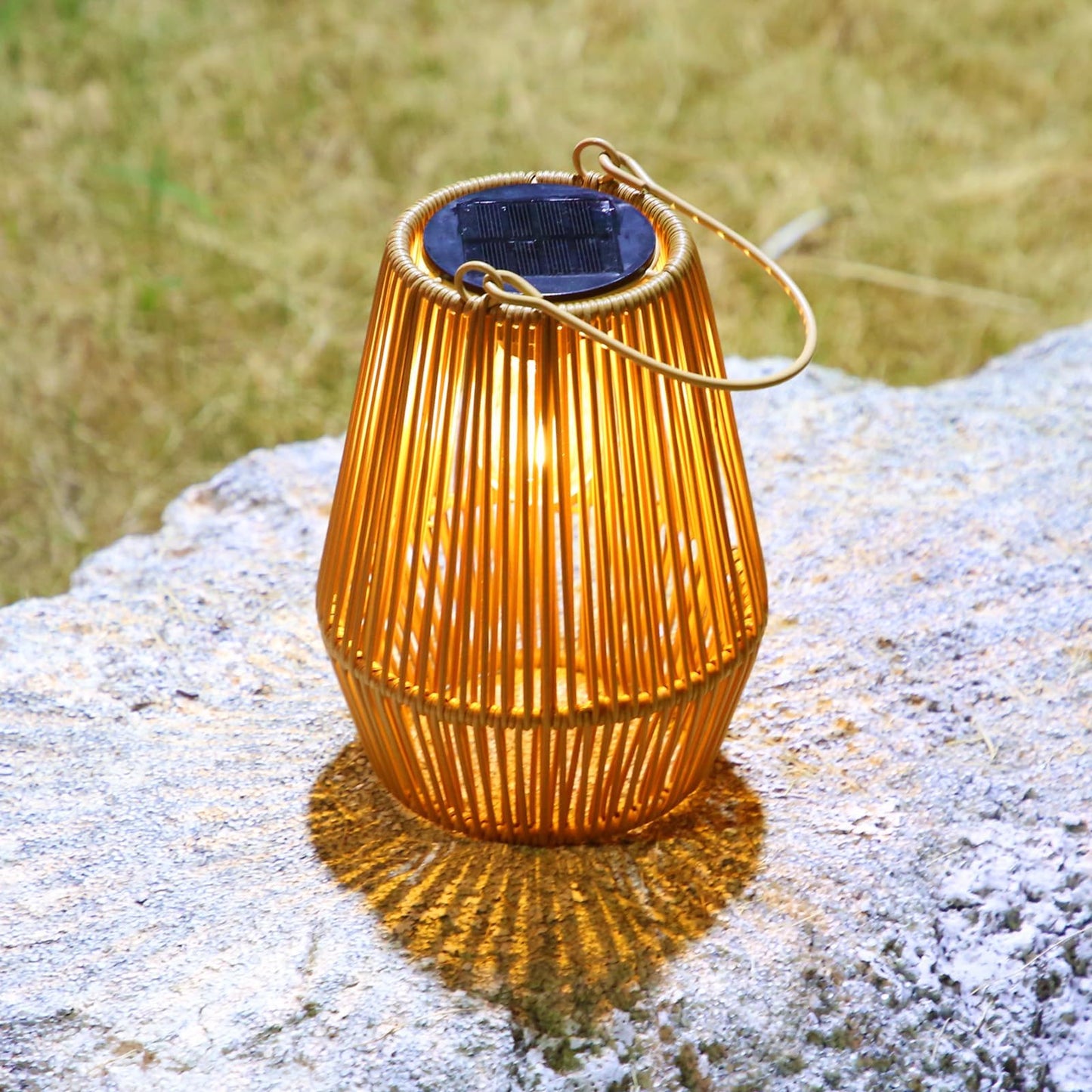 Solar Lanterns, KagoLing Solar Lanterns Outdoor Waterproof Hanging Solar Lights Outdoor Waterproof Solar Lamp Lights Decoration for Outside Garden,Yard,Patio,Porch,Trees,Lawn,Pathway Decor, 2 Pack